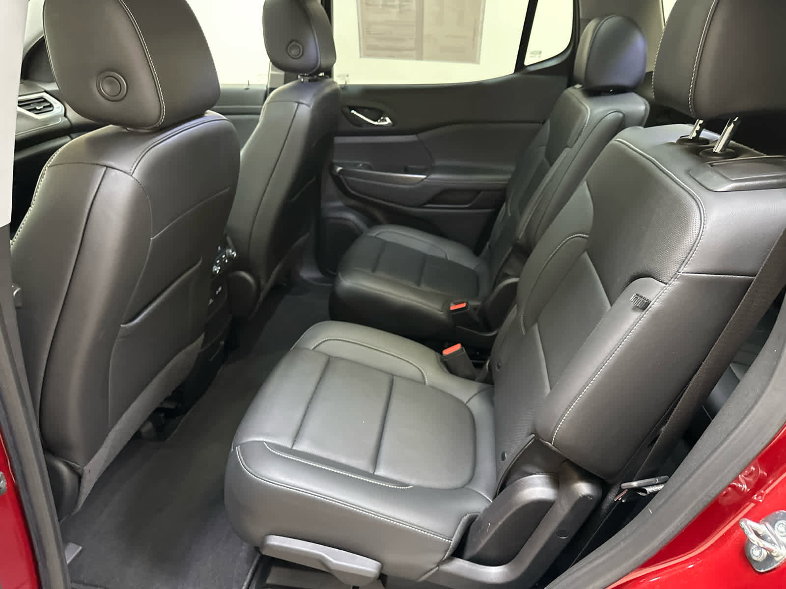 Used 2023 GMC Acadia SLT w/ Technology Package image 15