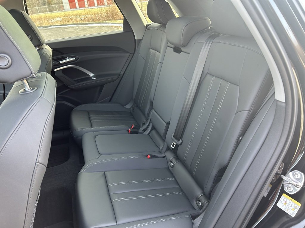 Used 2025 Audi Q5 Premium w/ Convenience Package image 22