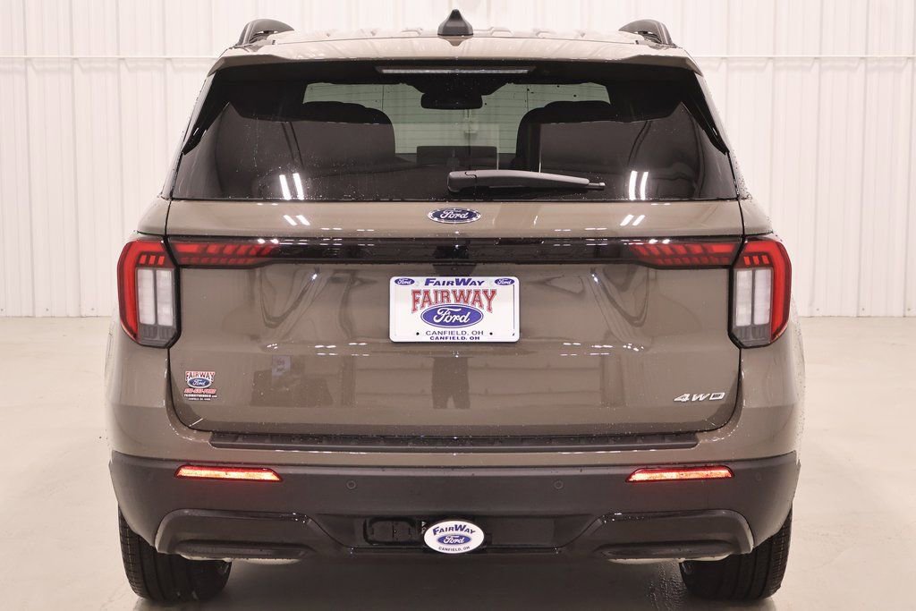 New 2026 Ford Explorer ST-Line w/ ST-Line Street Pack image 8