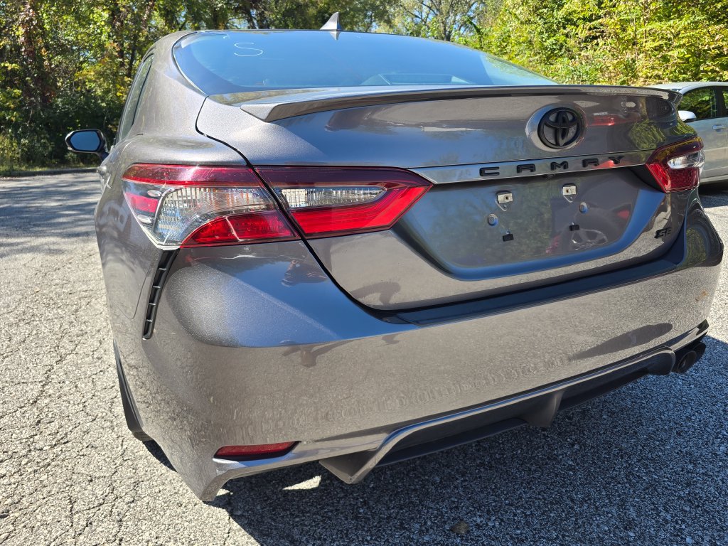 Used 2023 Toyota Camry SE FWD image 5