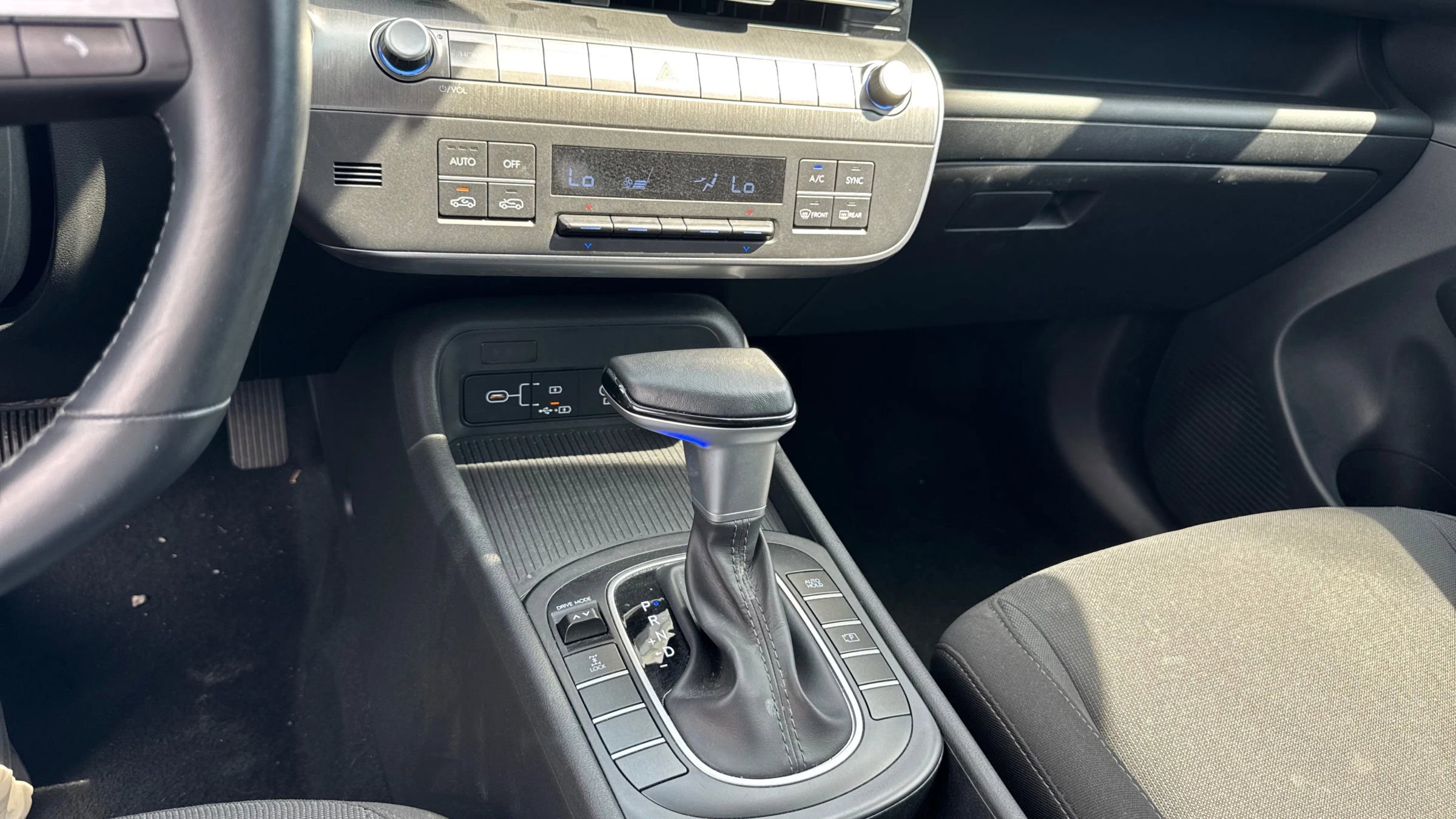 Used 2024 Hyundai Kona SEL image 27