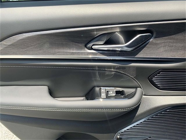 New 2024 Jeep Grand Cherokee Overland image 22