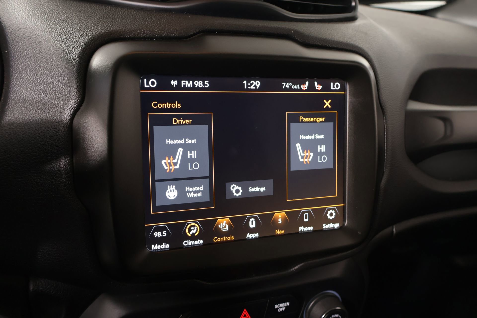Used 2023 Jeep Renegade Latitude w/ Sun/Sound Group AWD/4WD image 8