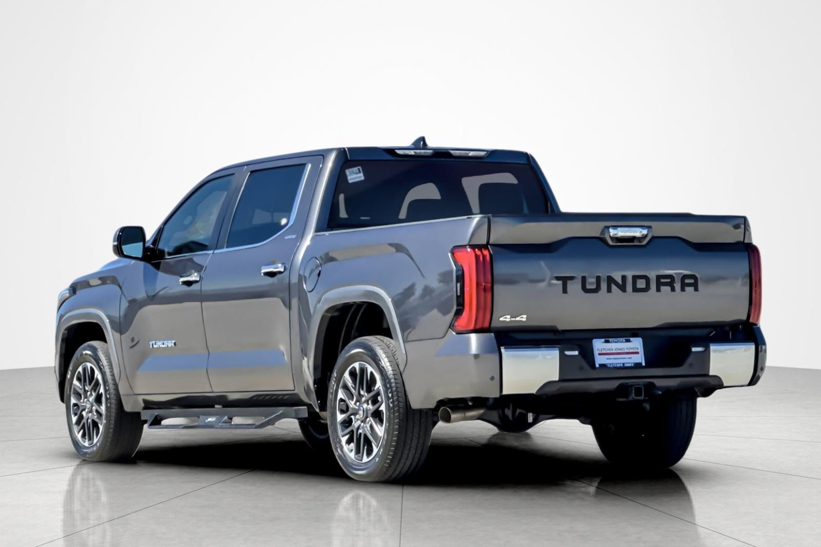 Used 2025 Toyota Tundra Limited AWD/4WD image 3