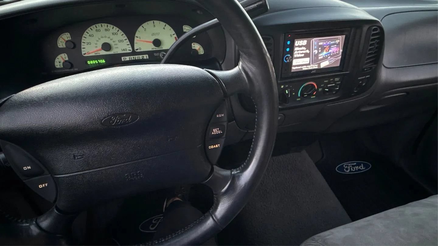 Used 2001 Ford F150 Lightning RWD image 22