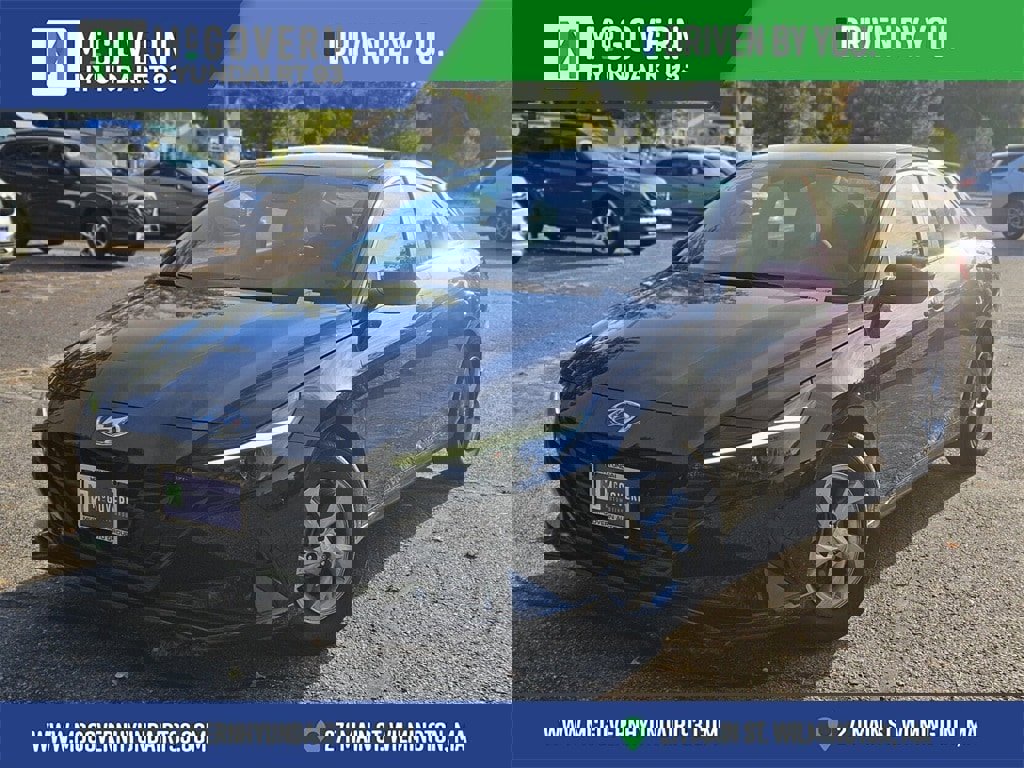 Certified 2022 Hyundai Elantra SE image 1