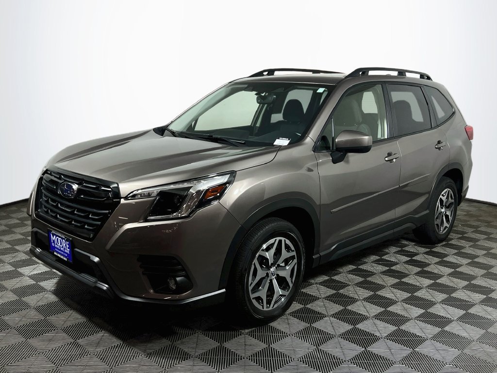 Certified 2024 Subaru Forester Premium AWD/4WD image 3