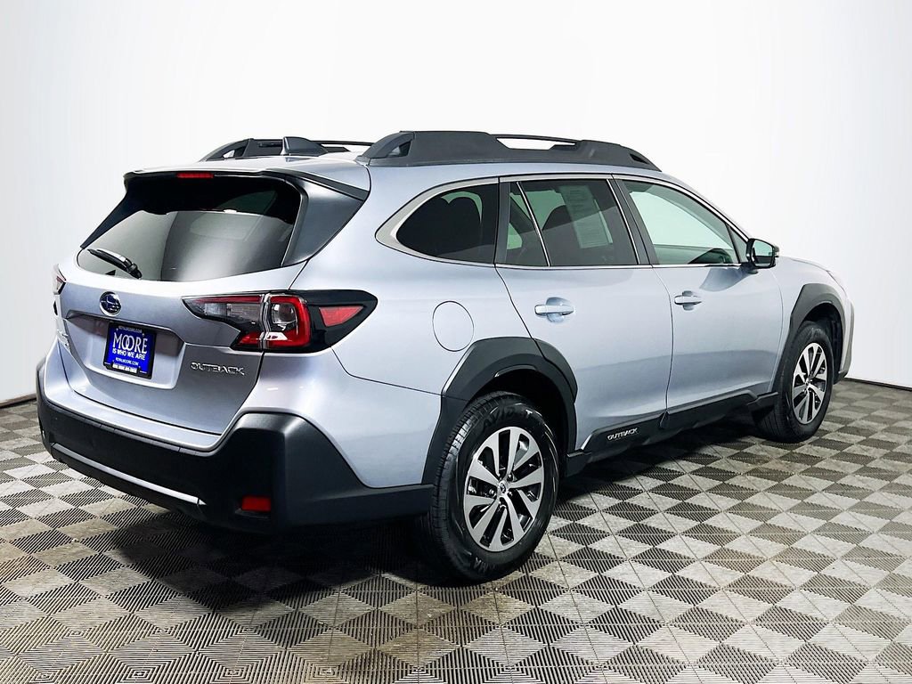Used 2025 Subaru Outback Premium AWD/4WD image 7