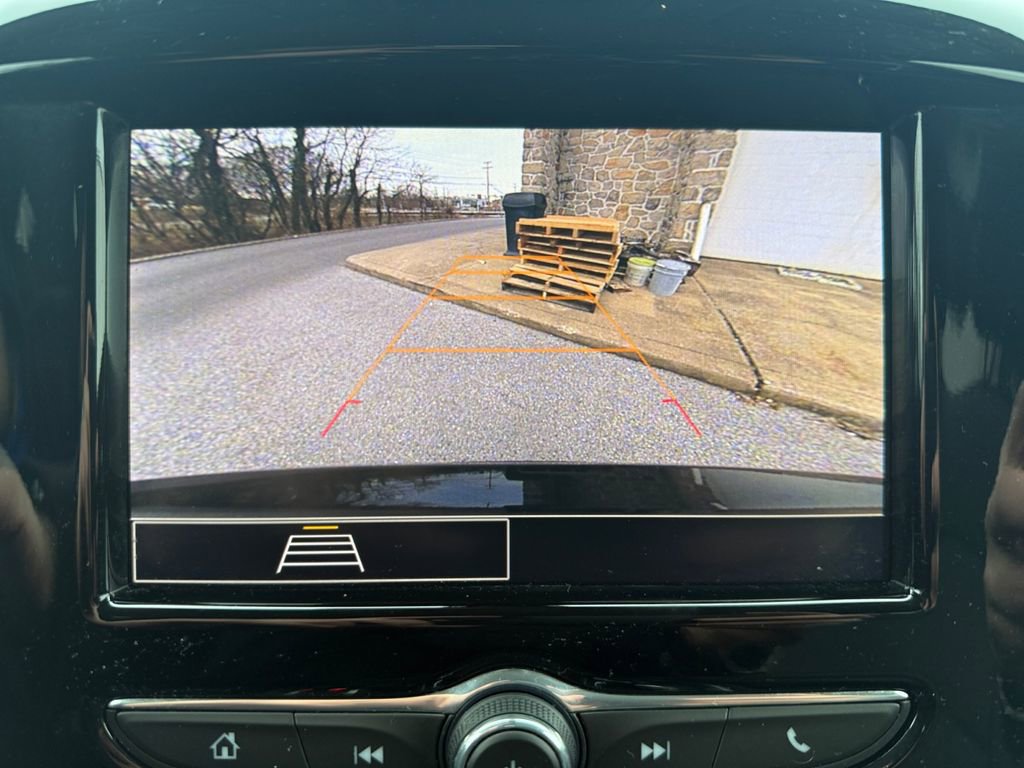 Used 2021 Chevrolet Traverse LS image 20