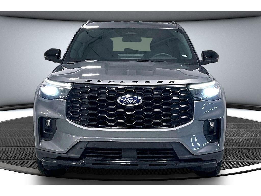 Used 2025 Ford Explorer ST-Line image 4