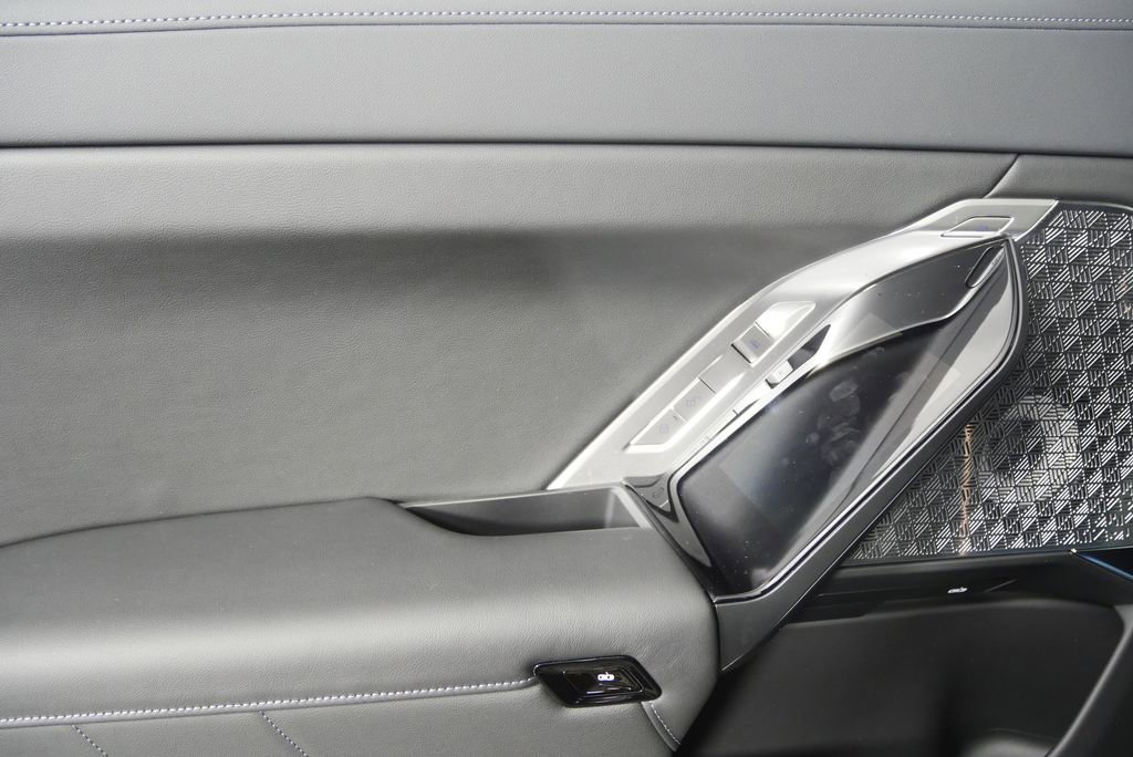 New 2026 BMW 760i xDrive w/ Executive Package image 14