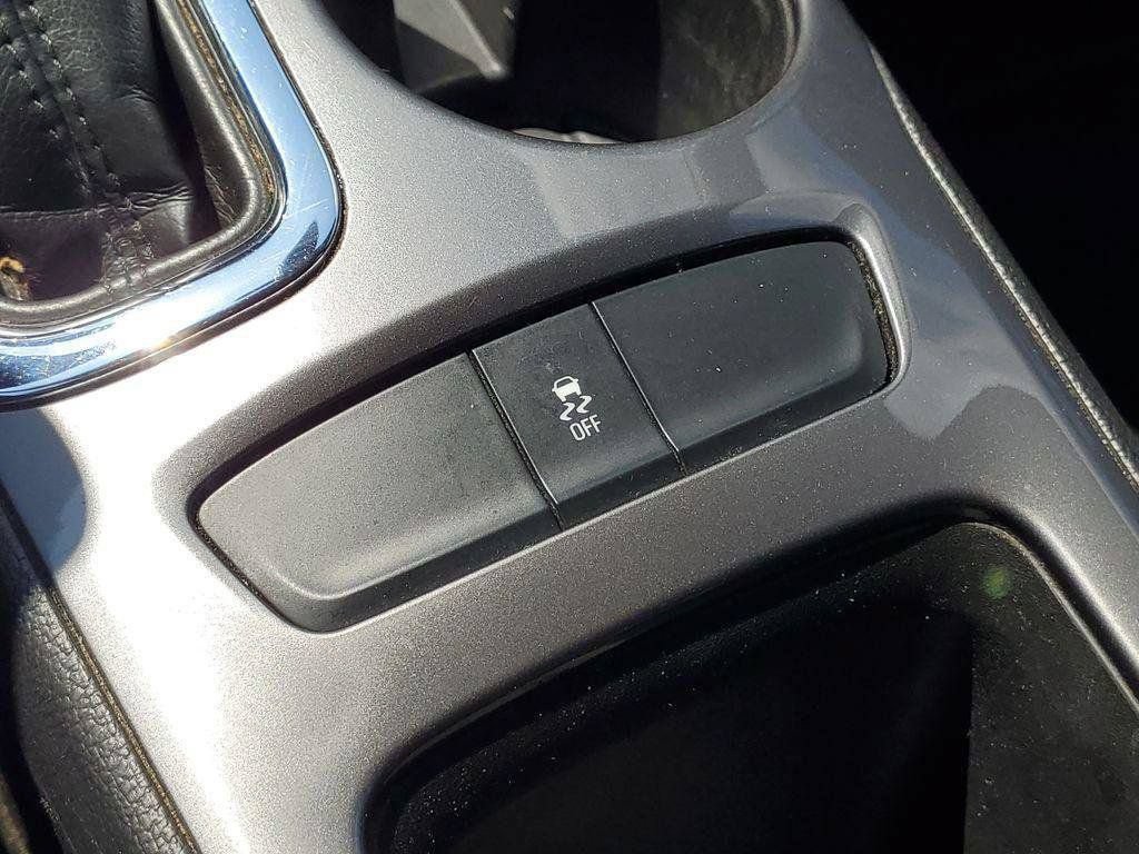 Used 2016 Chevrolet Cruze LT w/ LT Convenience Package FWD image 18