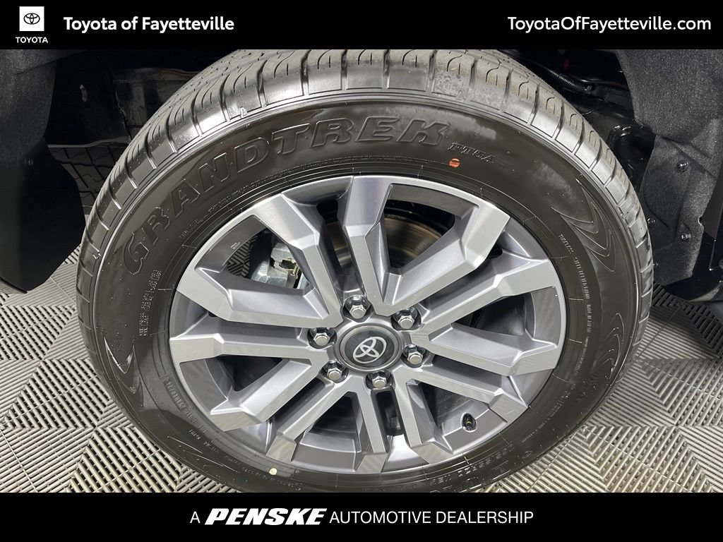 Used 2026 Toyota 4Runner Limited AWD/4WD image 17