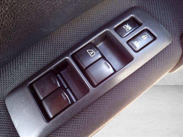 Used 2011 Nissan Rogue S AWD/4WD image 12
