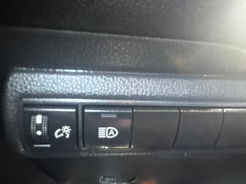 Used 2021 Toyota Corolla LE FWD image 20