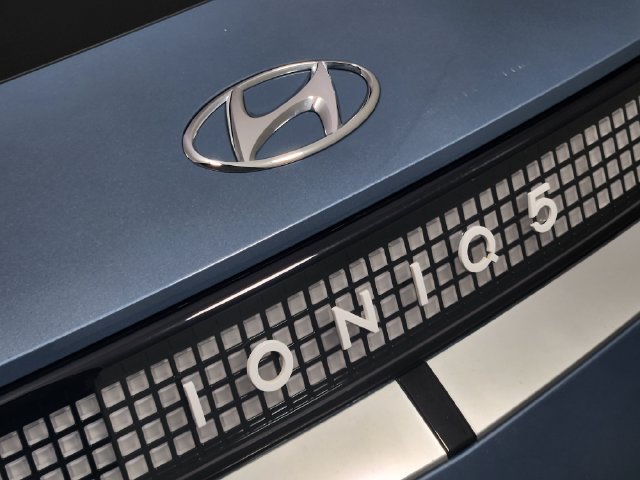 Certified 2023 Hyundai Ioniq 5 Limited AWD/4WD image 9