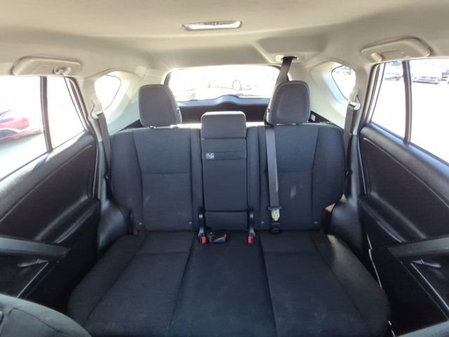 Used 2018 Toyota RAV4 LE image 19