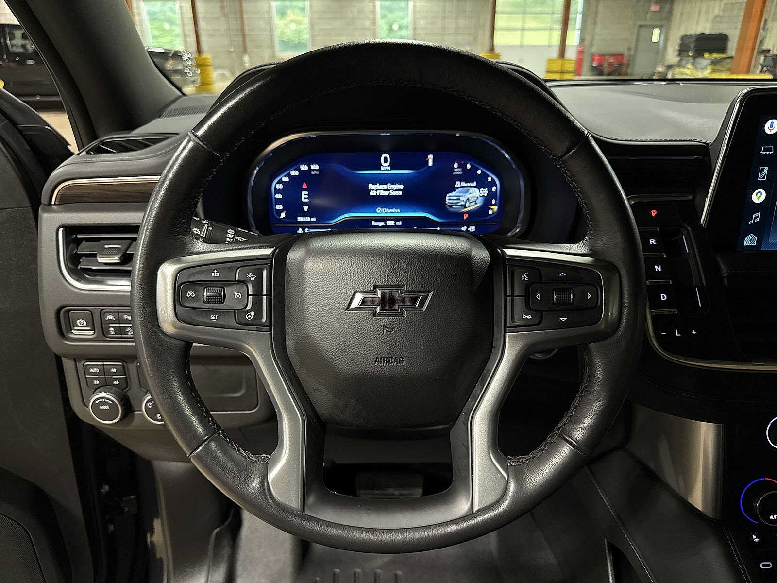 Used 2022 Chevrolet Tahoe Z71 w/ Luxury Package AWD/4WD image 19