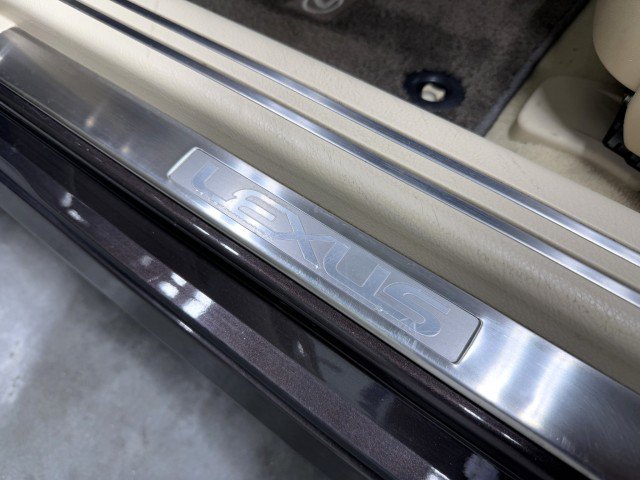 Used 2013 Lexus LS 460 w/ Ultra Luxury Pkg RWD image 36