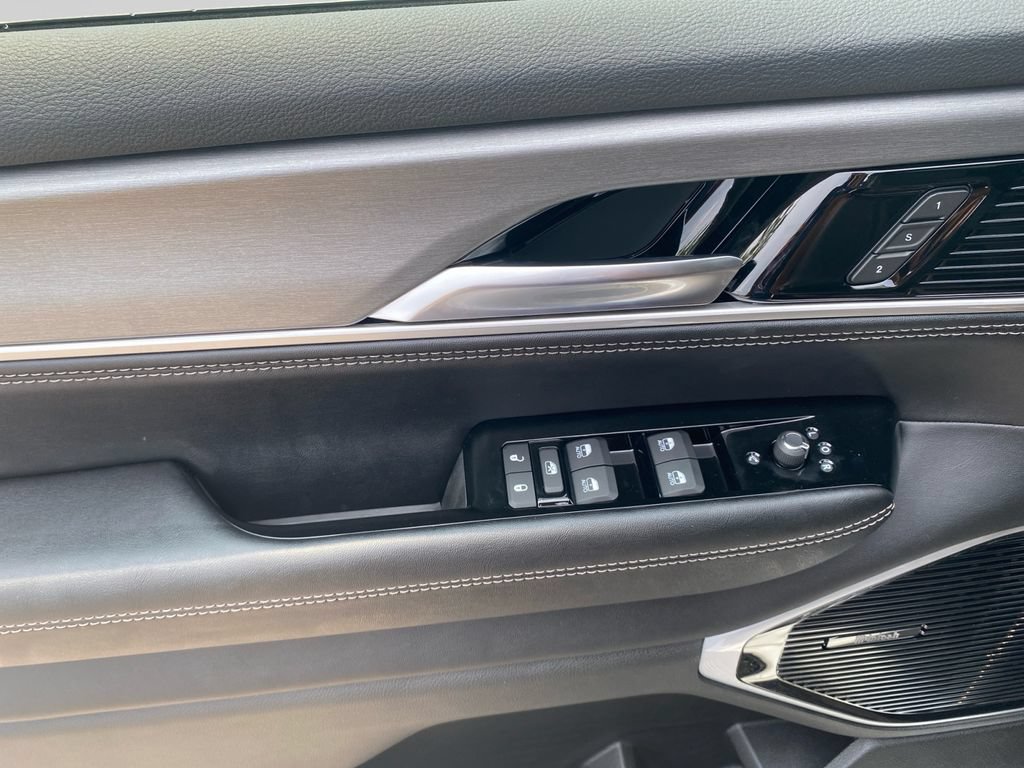 New 2026 Jeep Grand Wagoneer L Limited AWD/4WD image 19