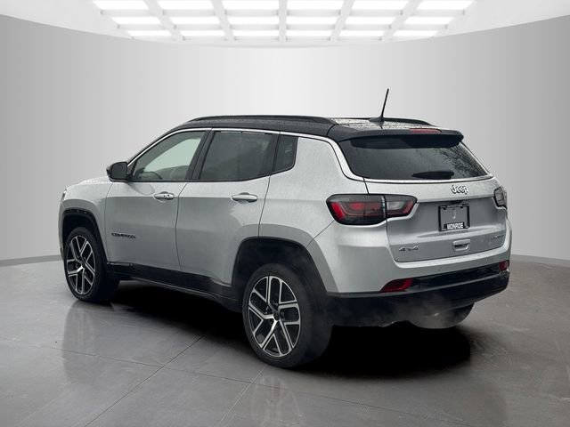 Certified 2025 Jeep Compass Limited w/ Elite Group AWD/4WD image 5