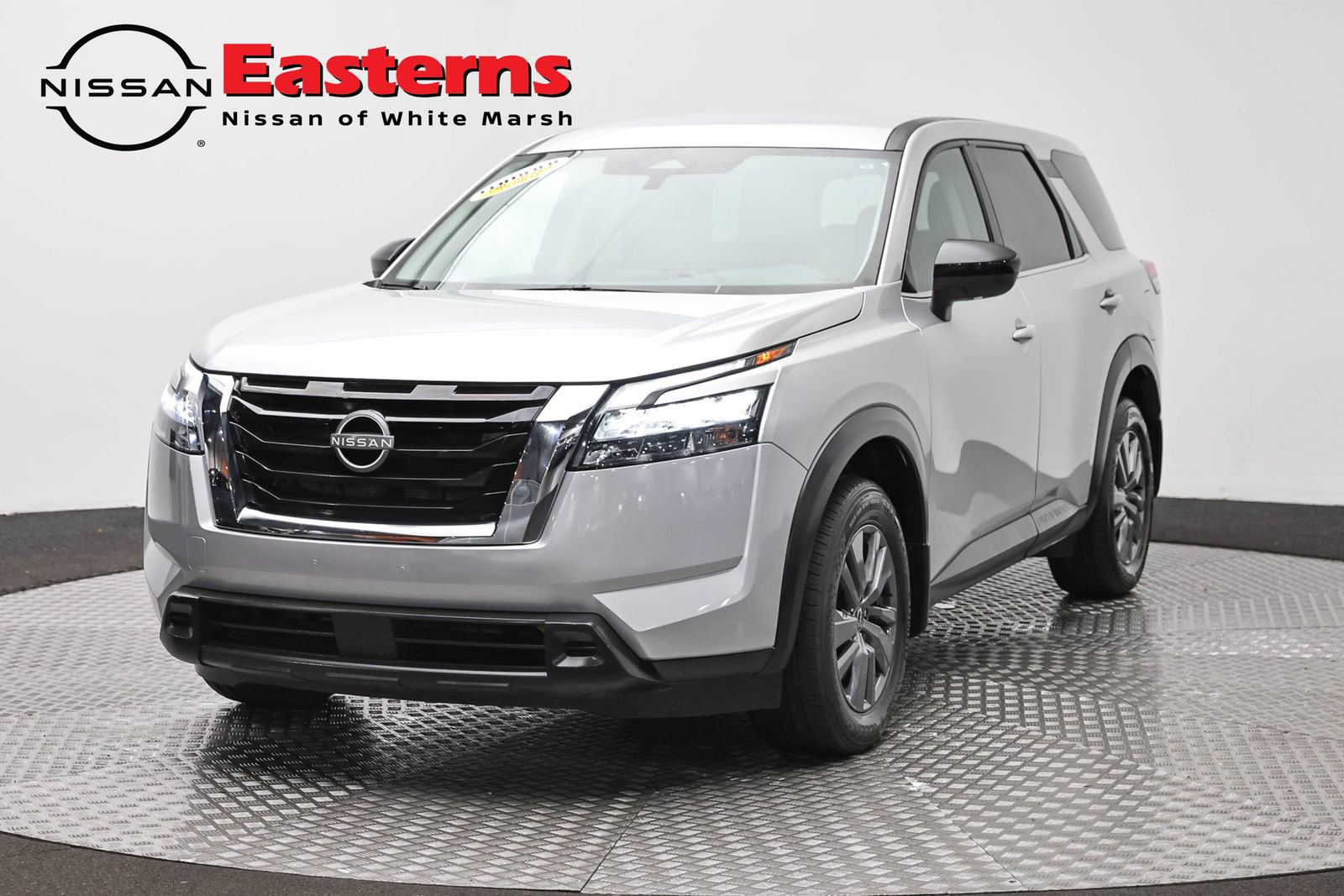 Used 2024 Nissan Pathfinder S AWD/4WD image 1