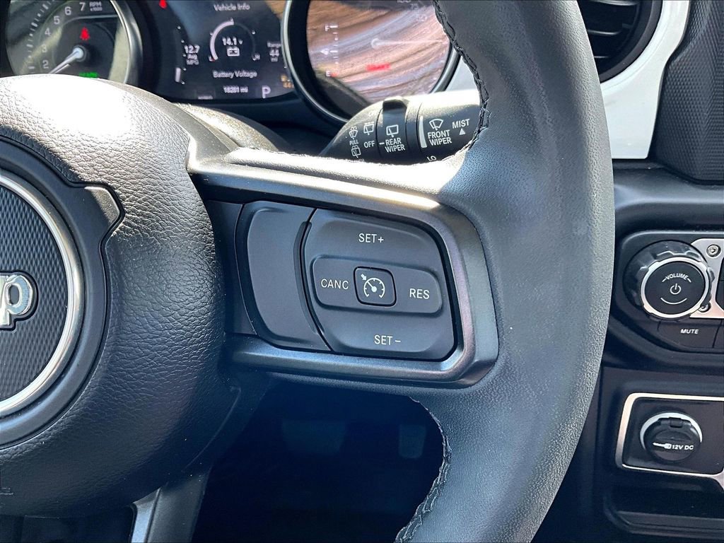 Used 2023 Jeep Wrangler Unlimited AWD/4WD image 24