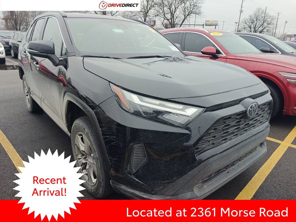 Used 2025 Toyota RAV4 XLE image 1