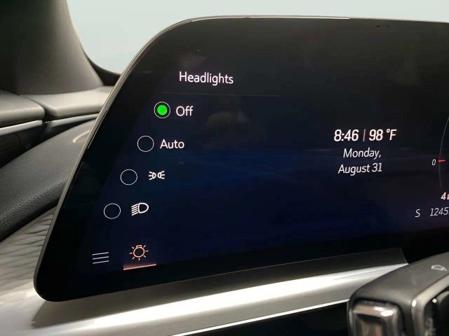 Used 2024 Cadillac Lyriq Sport RWD image 32