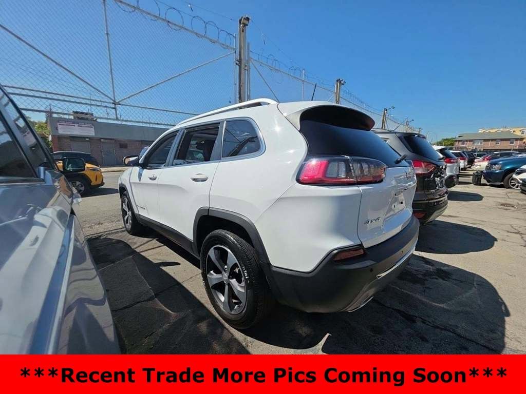 Used 2019 Jeep Cherokee Limited image 2