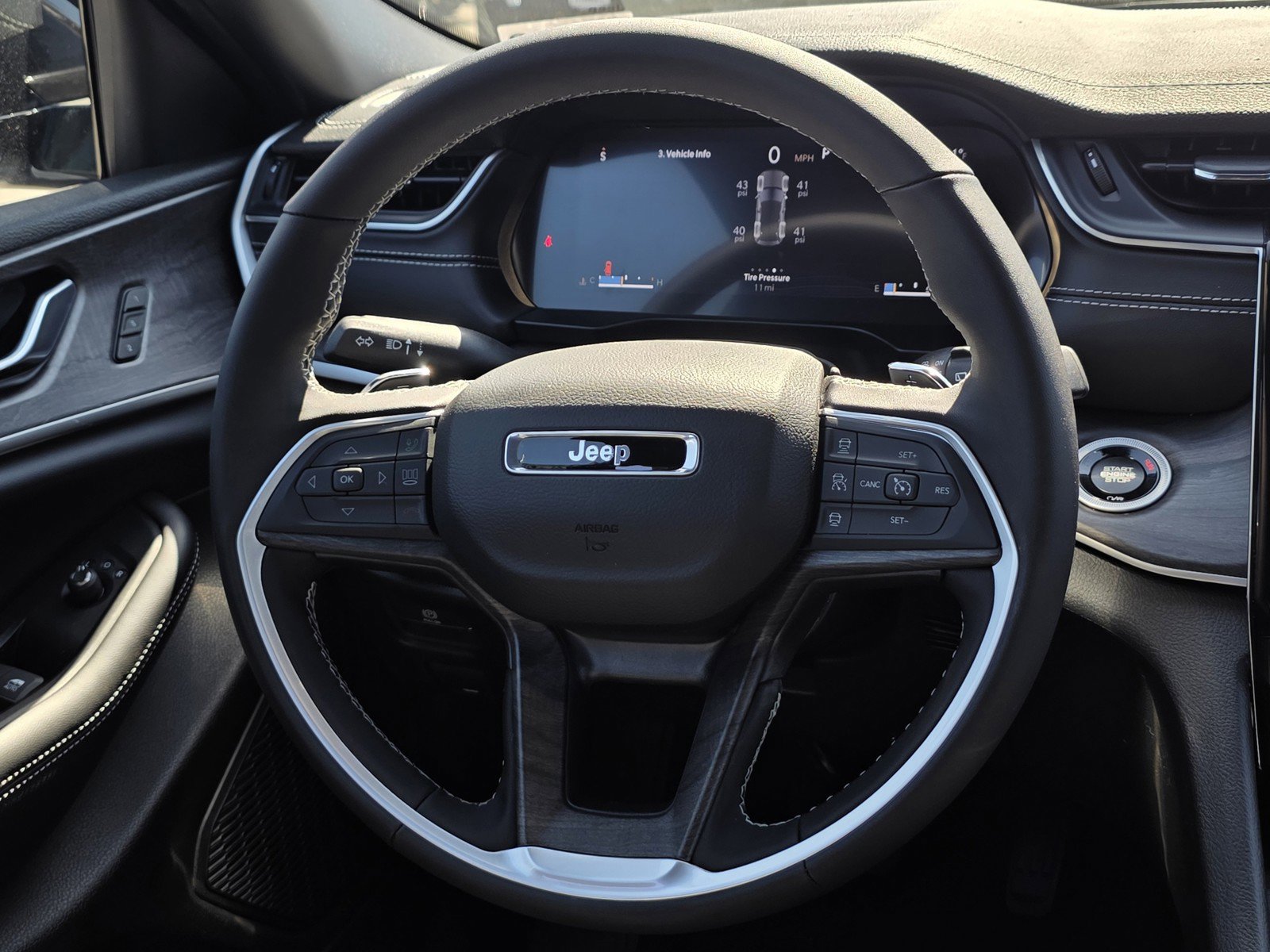 New 2025 Jeep Grand Cherokee Limited image 15