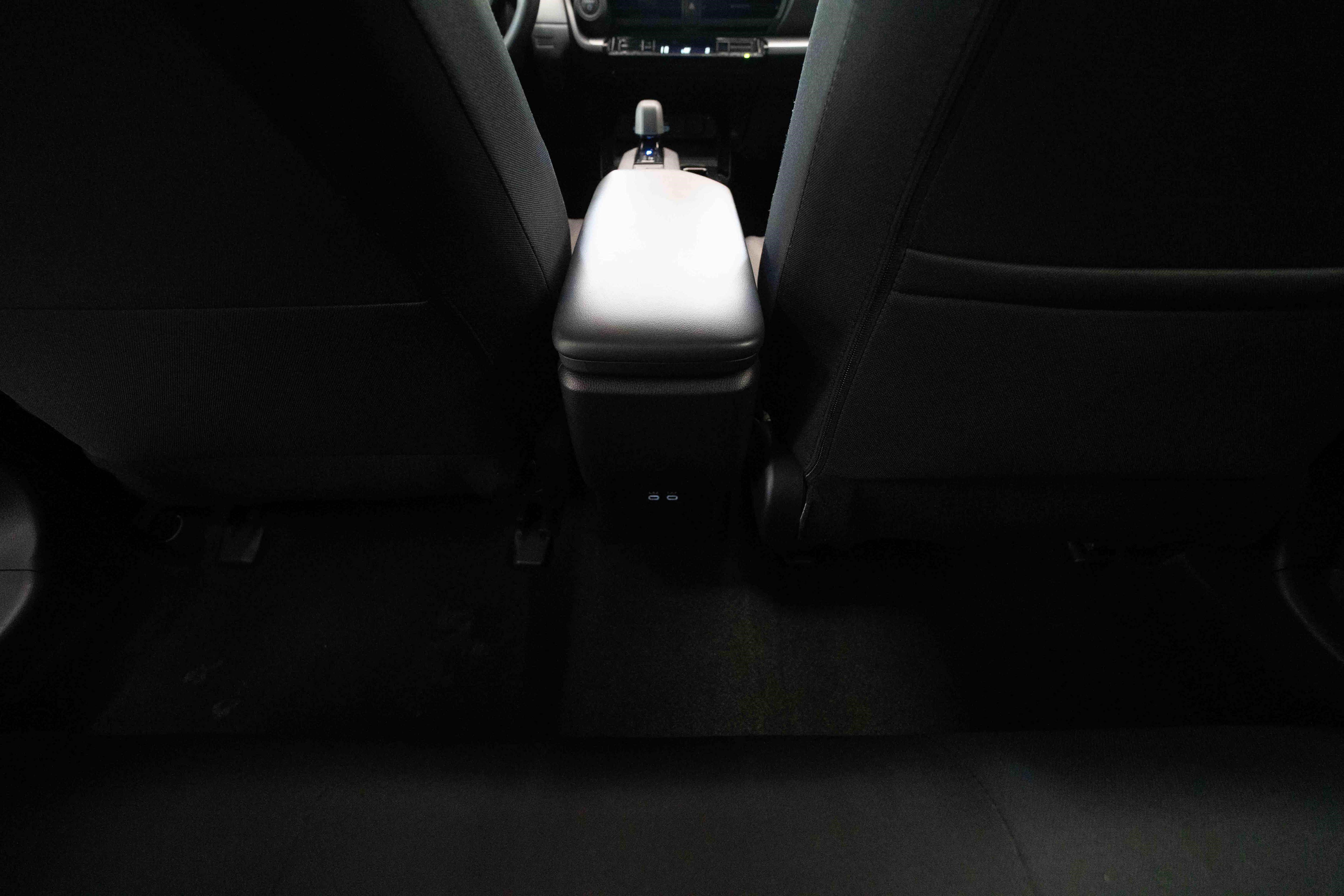 Used 2025 Toyota Prius LE FWD image 22