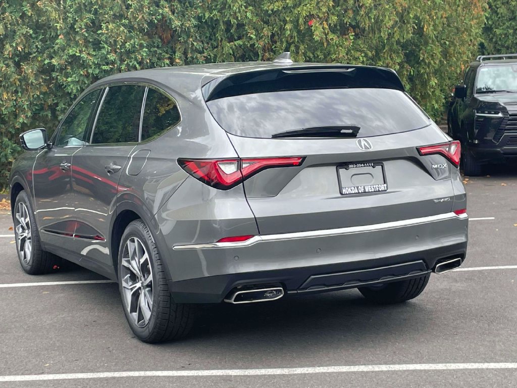 Used 2023 Acura MDX w/ Technology Package AWD/4WD image 7
