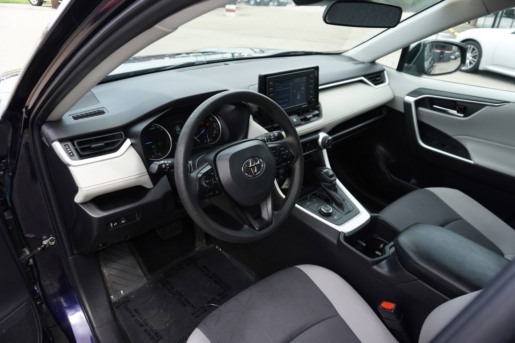 Used 2022 Toyota RAV4 XLE image 23