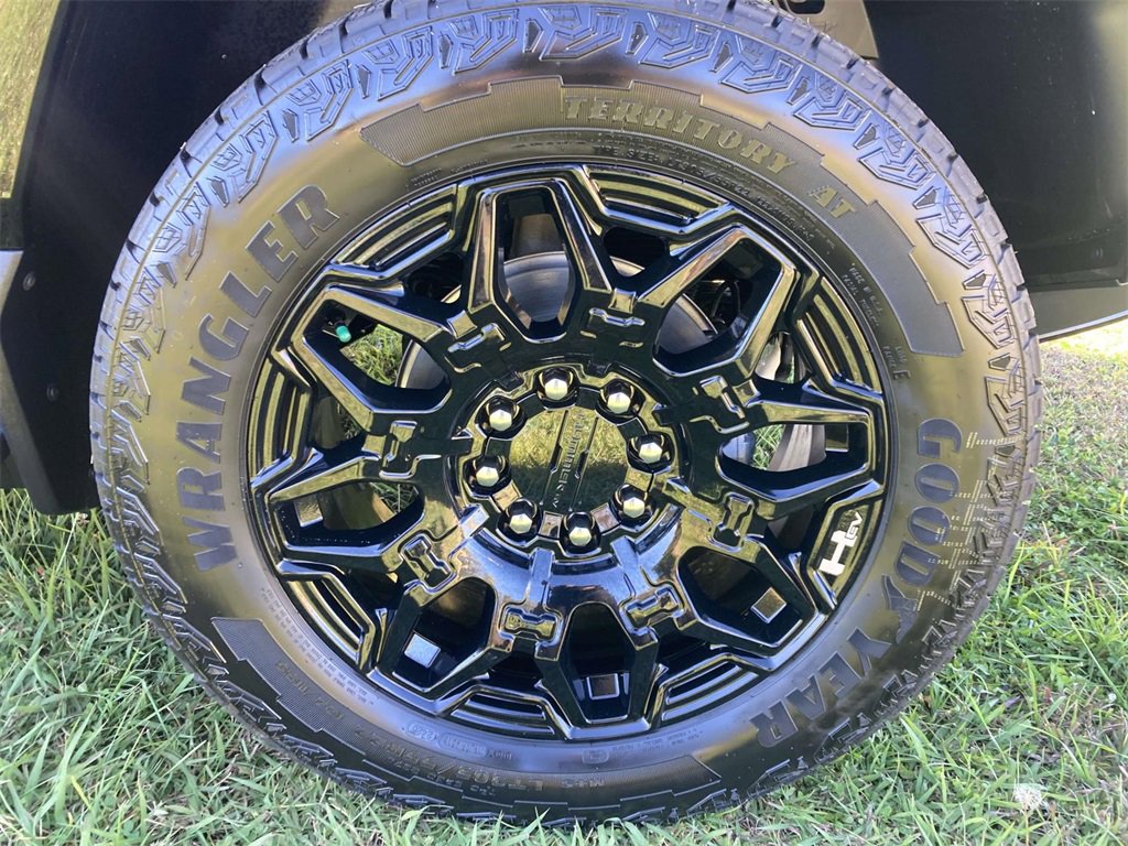 New 2026 GMC Hummer EV SUV w/ LPO, Dark Essentials Package image 10