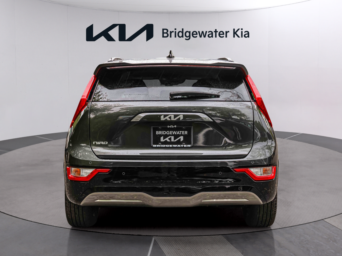 Certified 2025 Kia Niro Wind w/ Wind Preserve Package FWD image 5