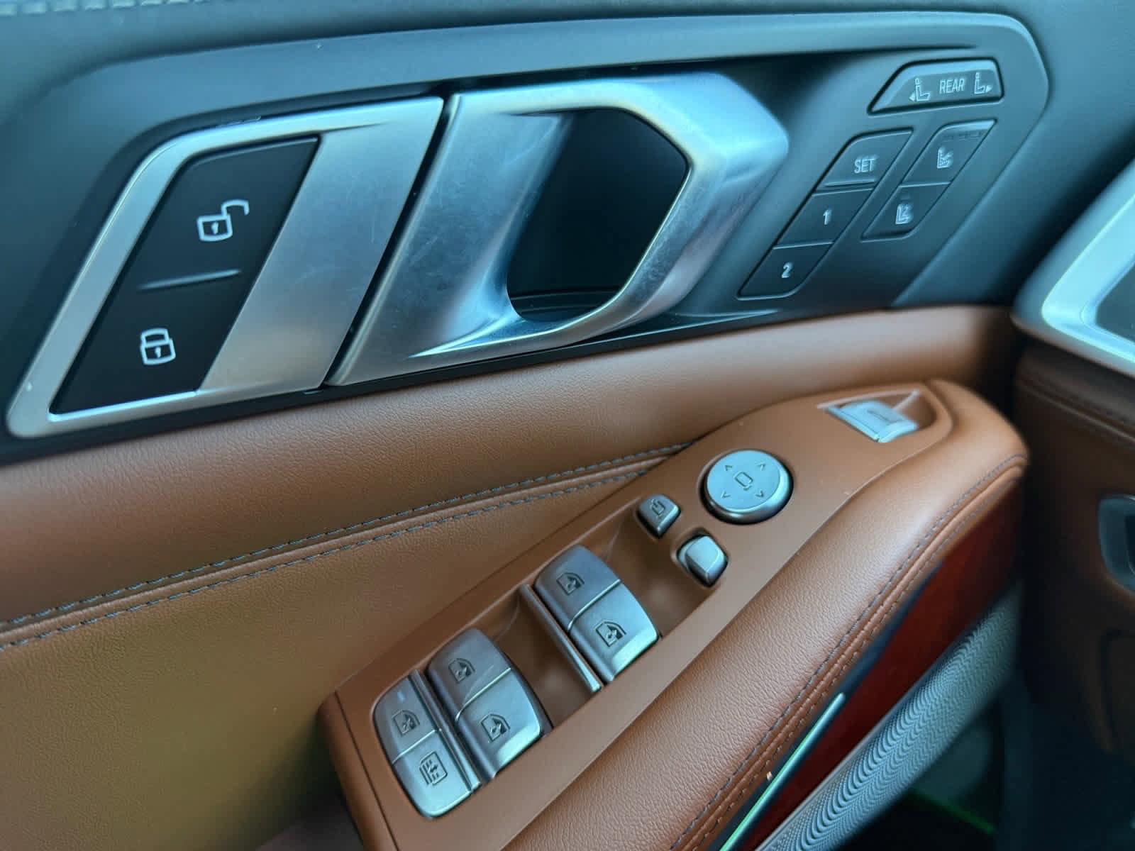 Used 2024 BMW ALPINA XB7 image 27