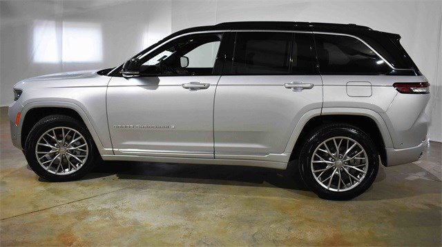 Used 2025 Jeep Grand Cherokee Summit image 6