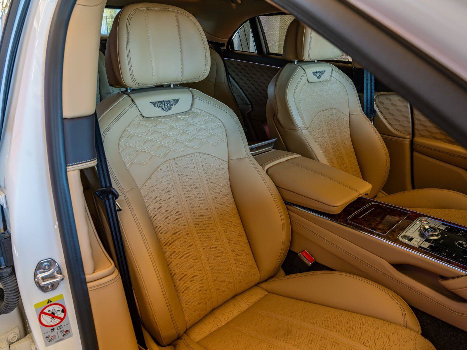 Used 2025 Bentley Flying Spur Plug-In Hybrid AWD/4WD image 20