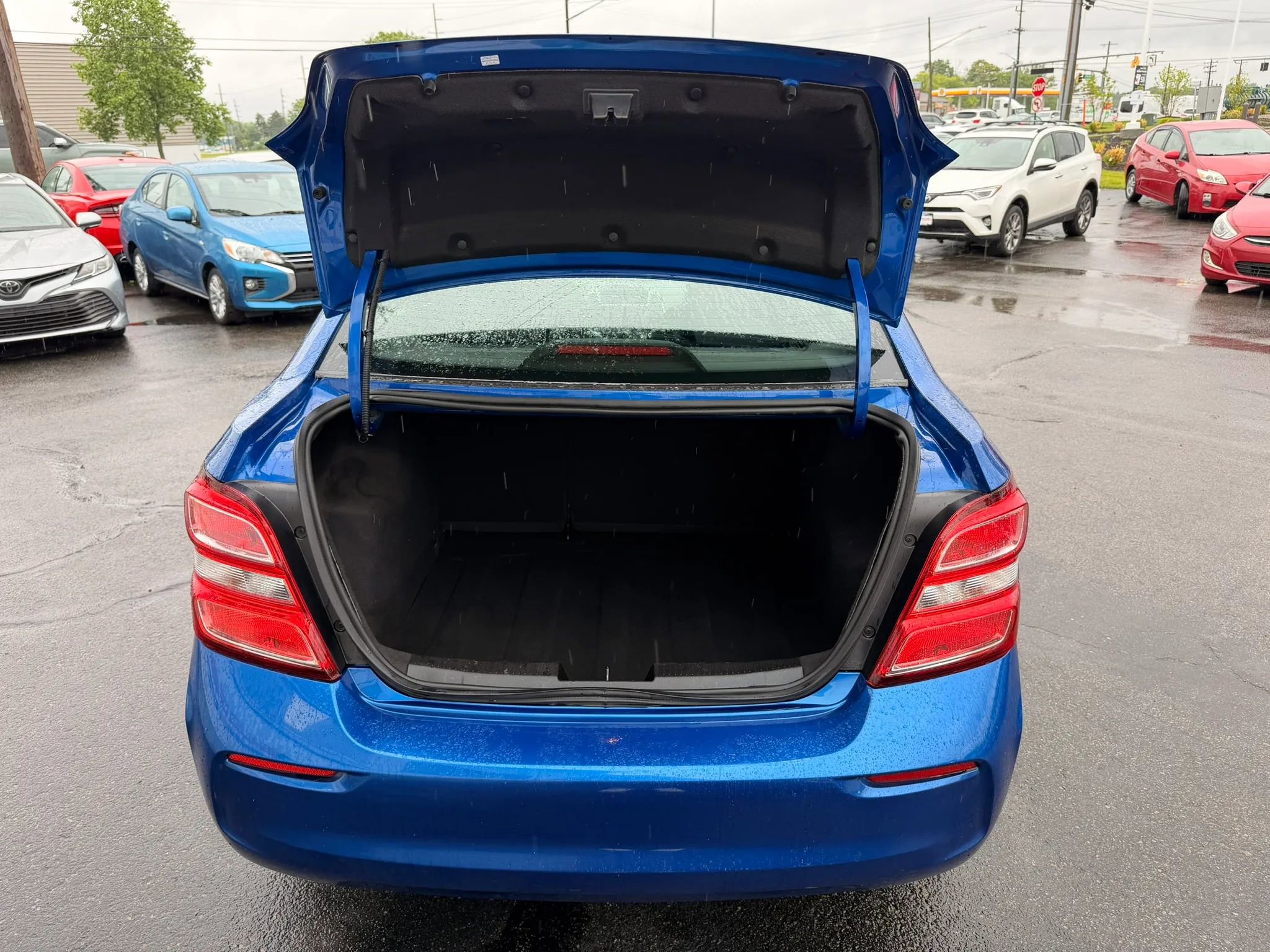 Used 2018 Chevrolet Sonic LT FWD image 24