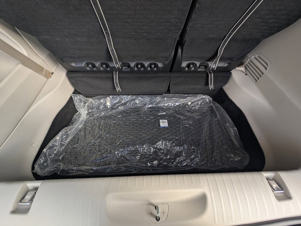 Used 2024 Chrysler Pacifica Touring-L w/ Road Tripper Package image 42