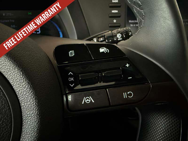 Used 2025 Hyundai Elantra Sport FWD image 31
