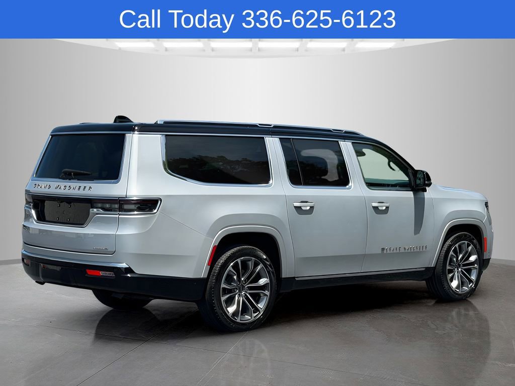 Used 2024 Jeep Grand Wagoneer L Series III AWD/4WD image 5