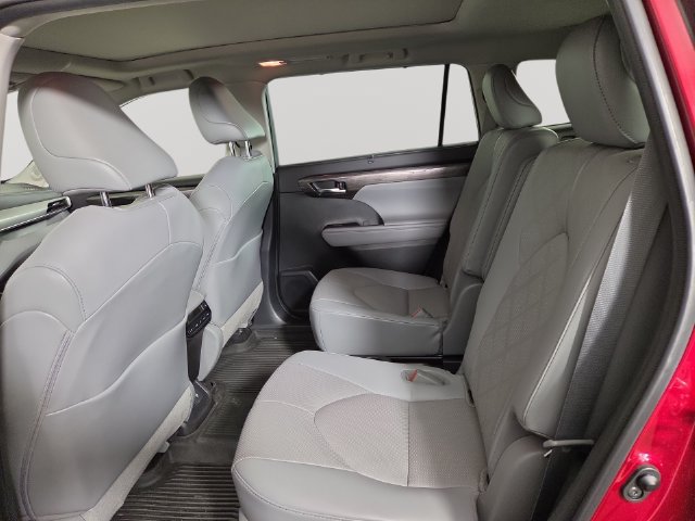 Used 2021 Toyota Highlander Platinum AWD/4WD image 15