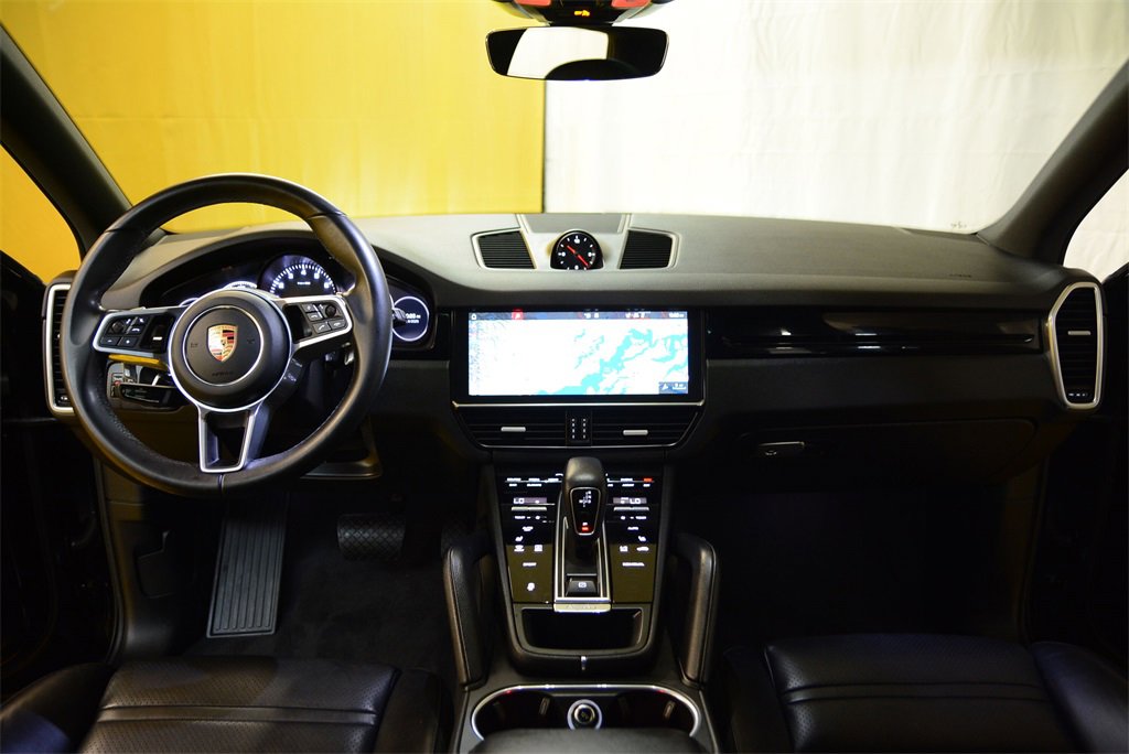 Used 2019 Porsche Cayenne image 2