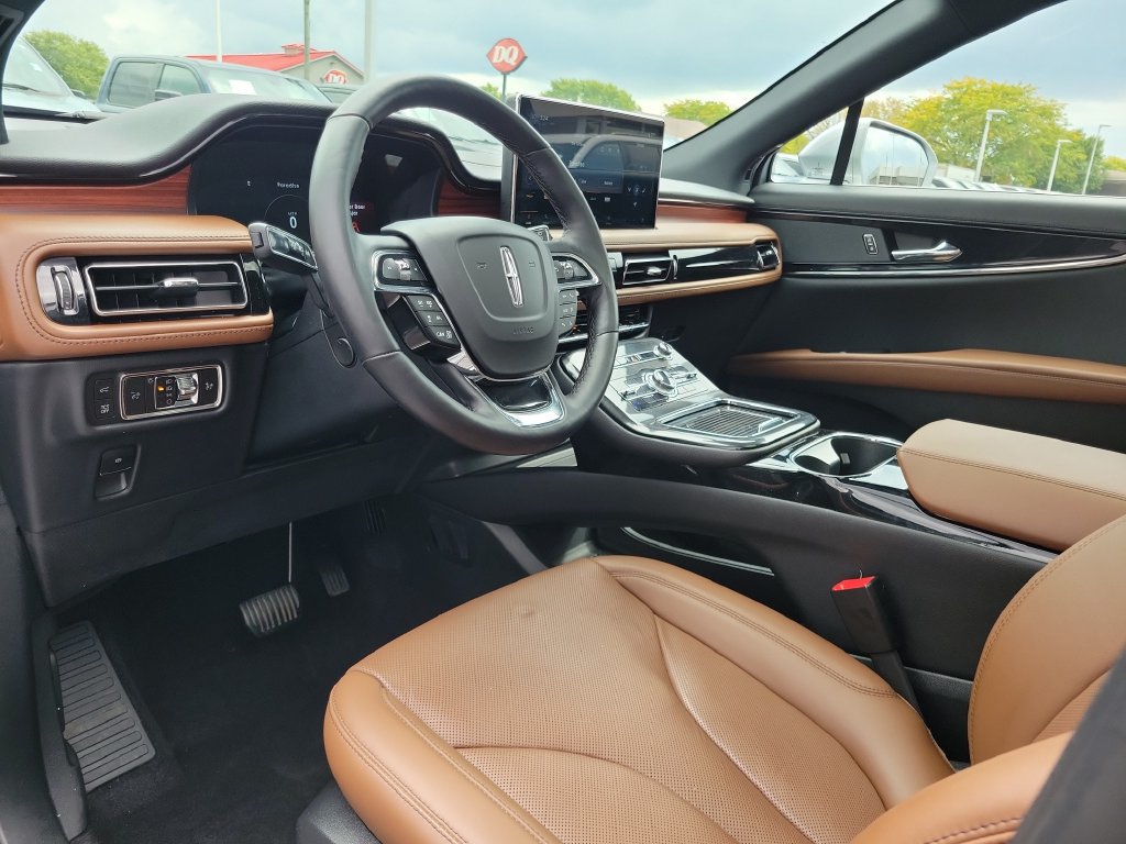 Used 2023 Lincoln Nautilus Reserve AWD/4WD image 21