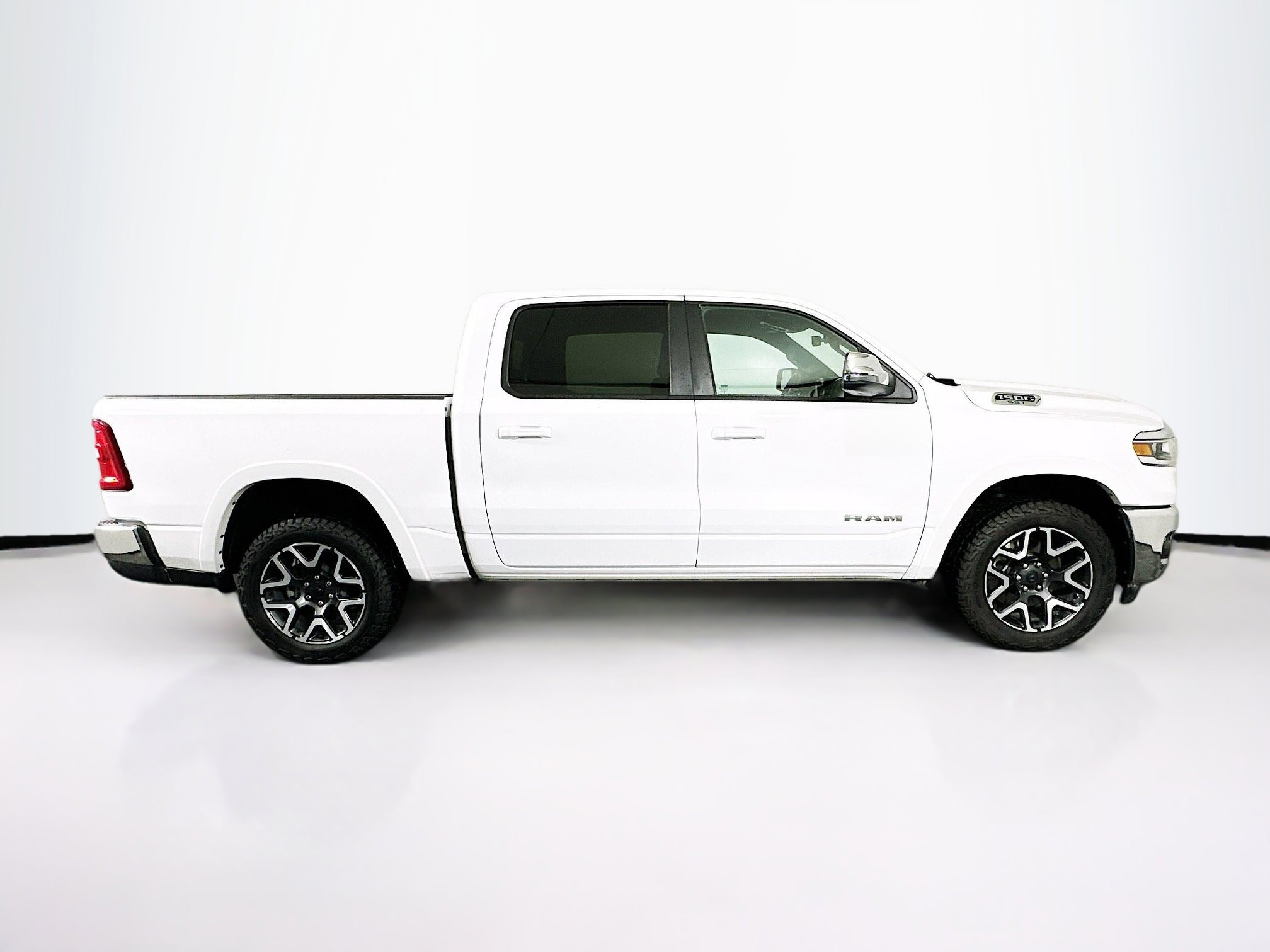 Used 2025 RAM 1500 Laramie image 10
