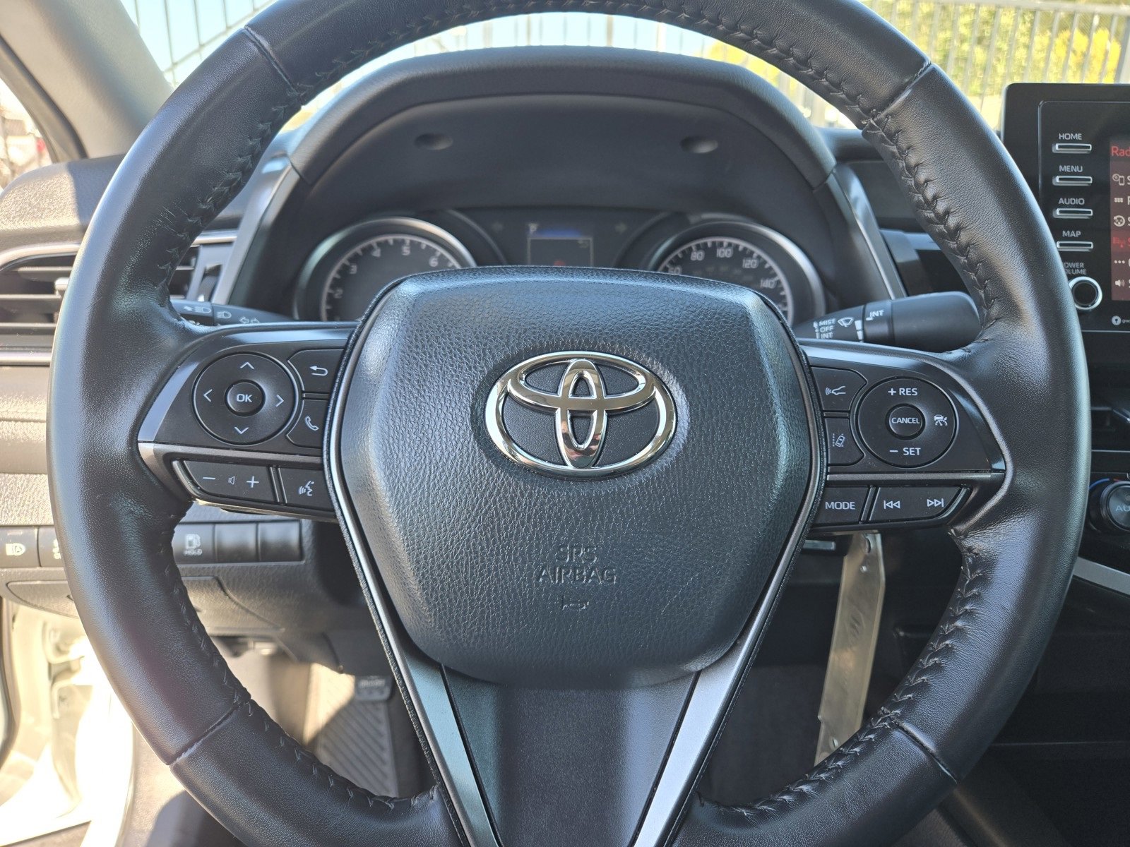 Used 2024 Toyota Camry SE image 25