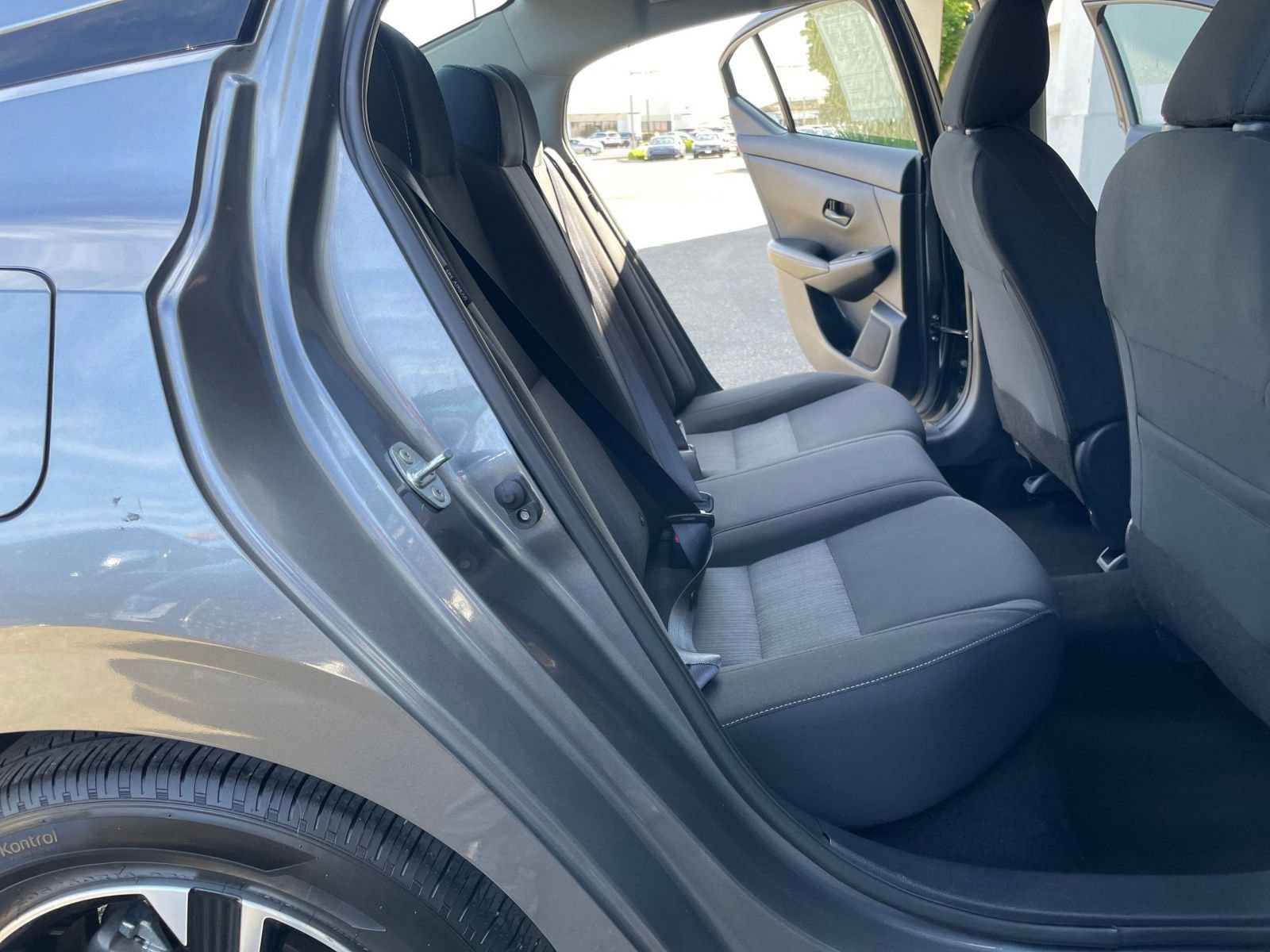 Used 2025 Nissan Sentra SV image 39