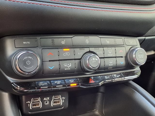 Used 2025 Dodge Durango GT AWD/4WD image 14